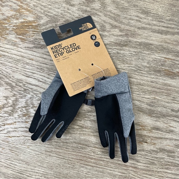 The North Face Kids Recycled ETIP Glove In Heather Grey NWT - Picture 11 of 12